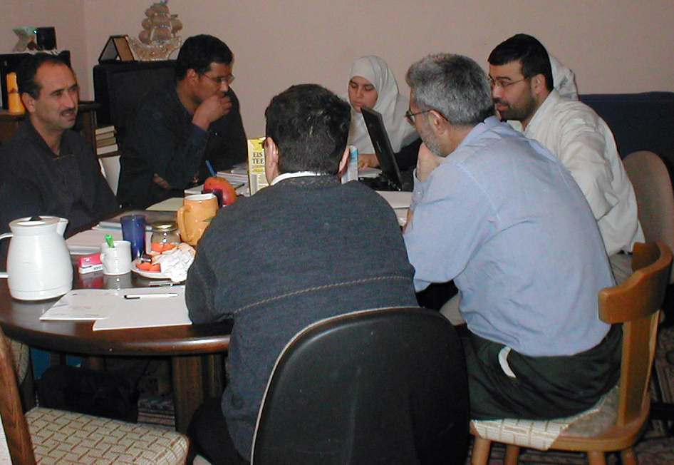 réunion du bureau de vérité-Action avec Me Nejib Hosni en 2002 réunion du bureau de vérité-Action avec Me Nejib Hosni en 2002